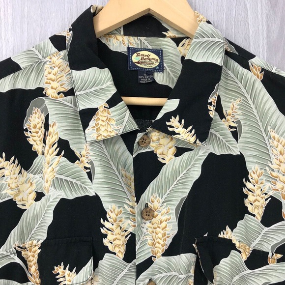 Tommy Bahama Hawaiian Shirt Men's Size: XL 100% RAYON‎ Tropical Floral Black - Picture 4 of 9